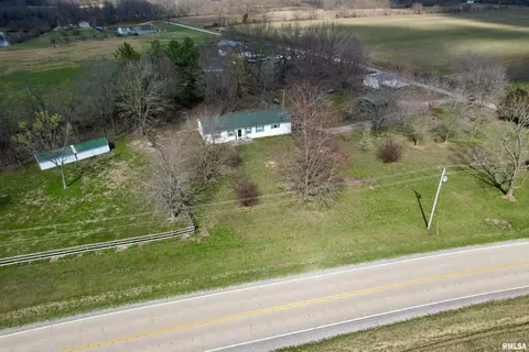 1219 Buchanan Rd, Iuka, IL 62849 photo 3