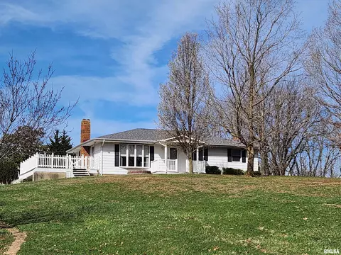 15793 N Woodlawn Ln, Woodlawn, IL 62898