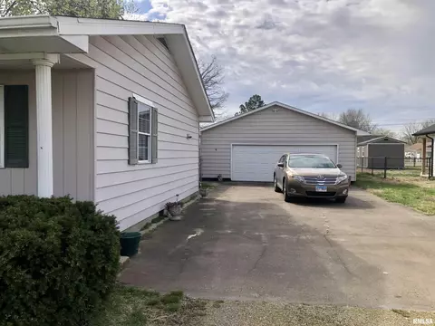 1207 E Reeves St, Marion, IL 62959 photo 19