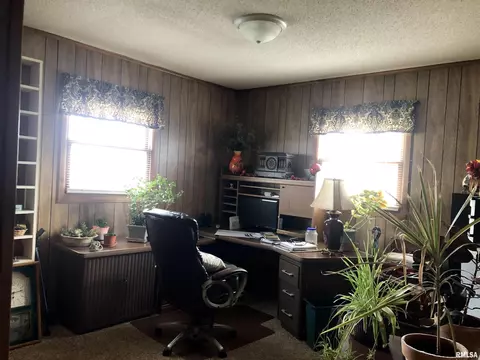 1207 E Reeves St, Marion, IL 62959 photo 8