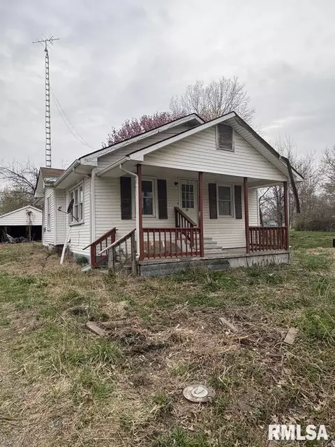 301 N Brown St, Benton, IL 62812