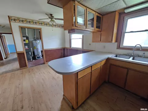 278 E Jackson St, Ashley, IL 62808 photo 9