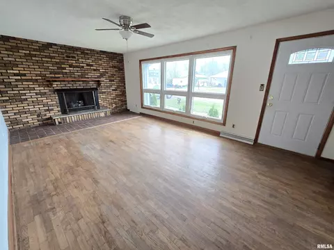 278 E Jackson St, Ashley, IL 62808 photo 5