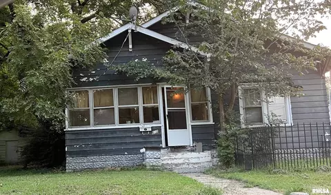 612 N Bridge St, Carbondale, IL 62901
