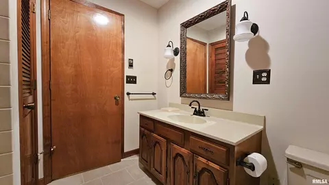 325 Two Mile Rd, Eldorado, IL 62930 photo 20