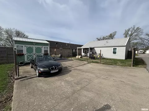 205 N Bentley St, Marion, IL 62959 photo 20