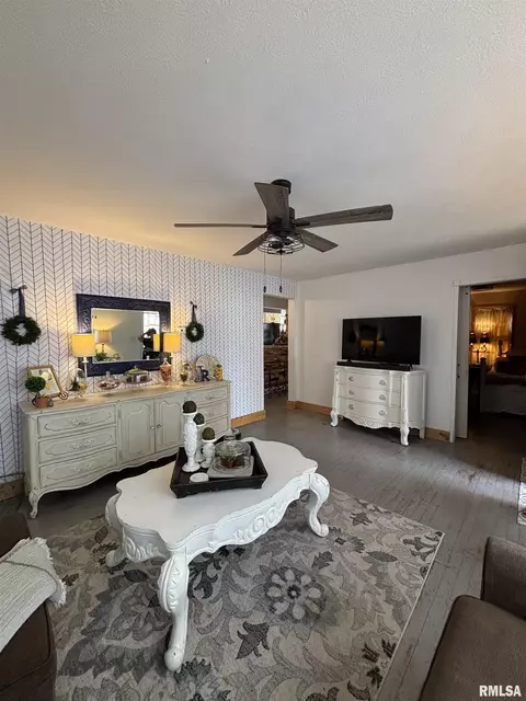 205 N Bentley St, Marion, IL 62959 photo 10