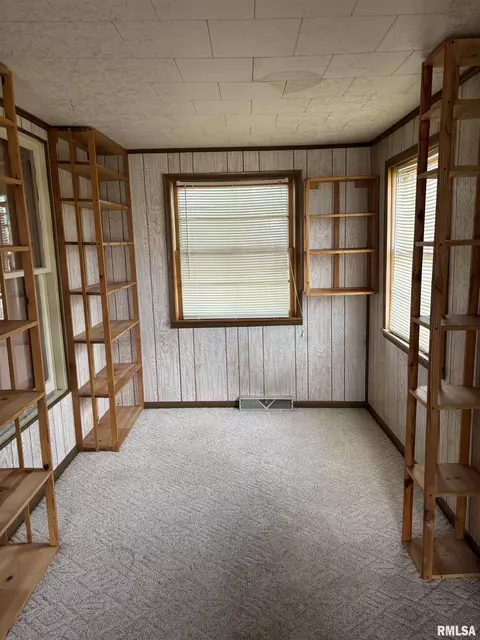 303 S Emma St, Christopher, IL 62822 photo 13
