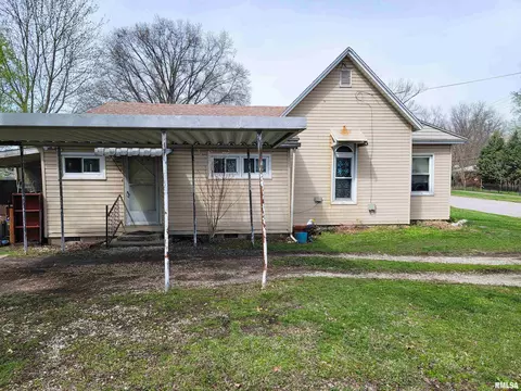 431 N Olive St, Flora, IL 62839 photo 12