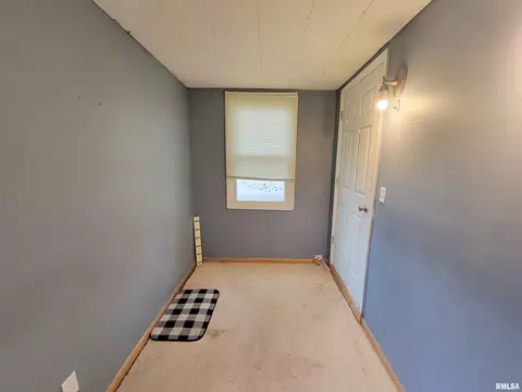431 N Olive St, Flora, IL 62839 photo 18
