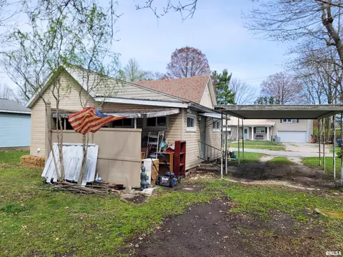 431 N Olive St, Flora, IL 62839 photo 9