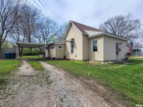431 N Olive St, Flora, IL 62839 photo 15