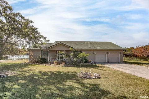 5311 E Bonnie Rd, Waltonville, IL 62894