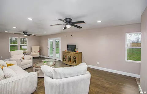 1108 N Main St, Dix, IL 62830 photo 18