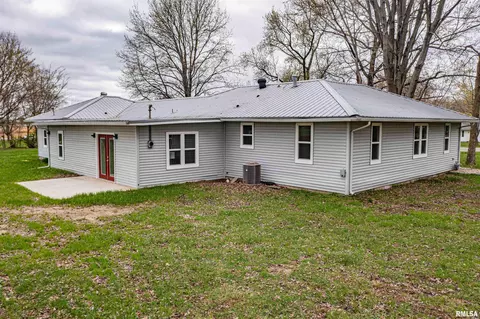 1108 N Main St, Dix, IL 62830 photo 38