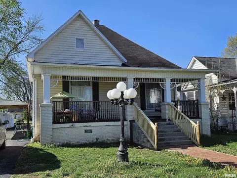 107 W Lincoln St, Harrisburg, IL 62946