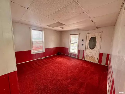 808 W White St, Marion, IL 62959 photo 6