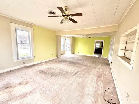 808 W White St, Marion, IL 62959 photo 4