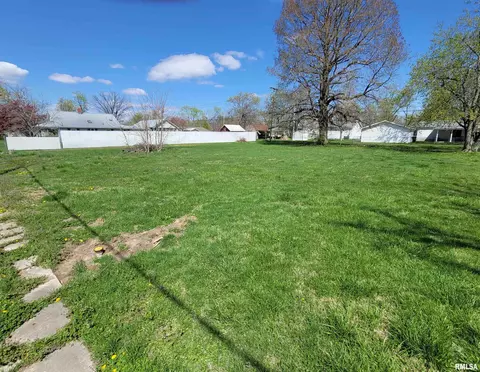 1214 1222 S Washington Ave, Salem, IL 62881