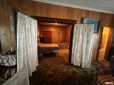 401 S Victor St, Christopher, IL 62822 photo 7