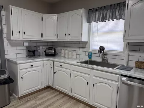 500 Parish St, Eldorado, IL 62930 photo 16