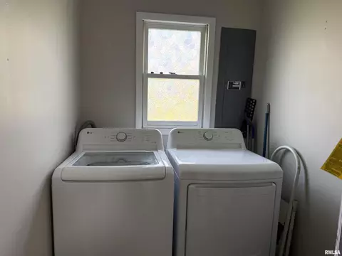 500 Parish St, Eldorado, IL 62930 photo 26