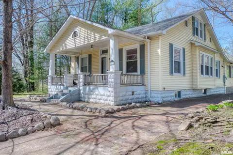 2230 Walnut St, Murphysboro, IL 62966