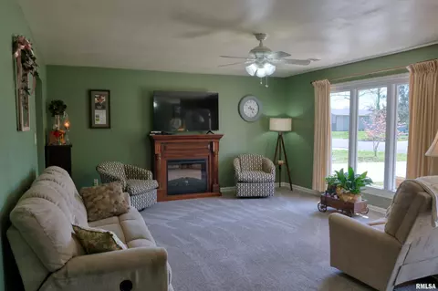 1006 Roberta Dr, Murphysboro, IL 62966 photo 5