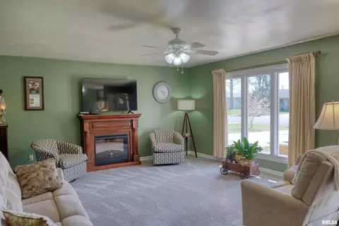 1006 Roberta Dr, Murphysboro, IL 62966 photo 3