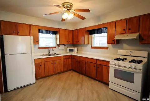 1305 S Pne, Centralia, IL 62801 photo 5