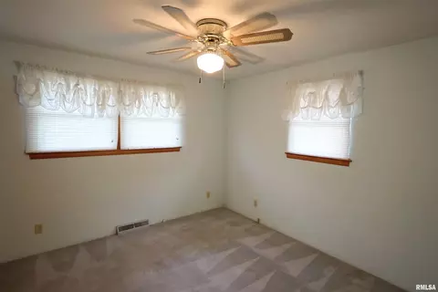 1305 S Pne, Centralia, IL 62801 photo 7