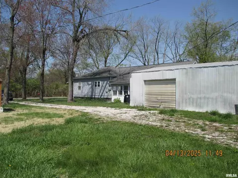 229 S James St, Centralia, IL 62801 photo 3