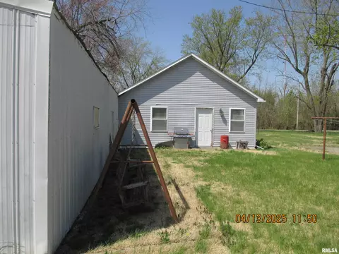 229 S James St, Centralia, IL 62801 photo 4