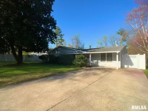 624 S Glenview Dr, Carbondale, IL 62901