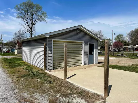 403 S State St, Christopher, IL 62822 photo 46