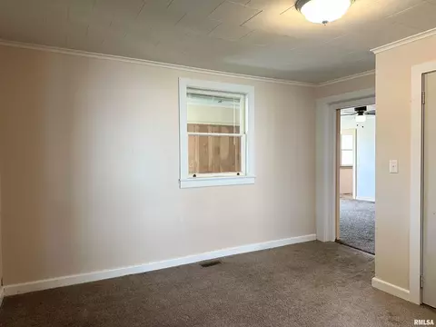 403 S State St, Christopher, IL 62822 photo 28