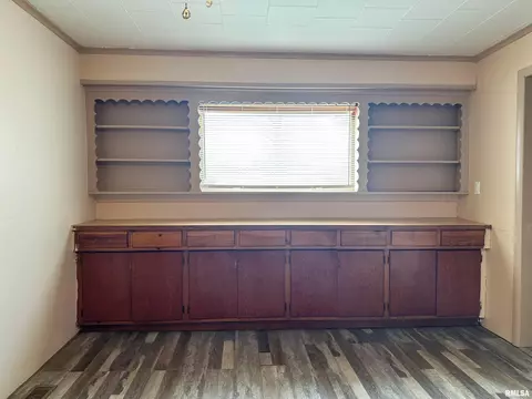 403 S State St, Christopher, IL 62822 photo 9