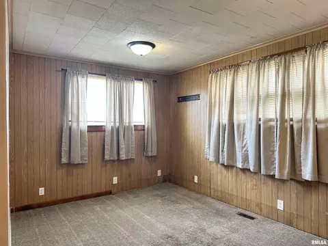 403 S State St, Christopher, IL 62822 photo 16