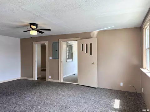 403 S State St, Christopher, IL 62822 photo 19