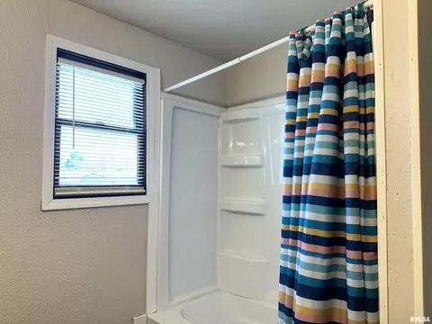 403 S State St, Christopher, IL 62822 photo 12