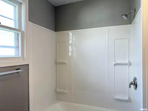 403 S State St, Christopher, IL 62822 photo 35