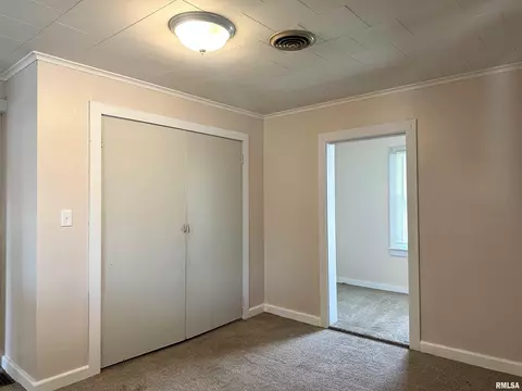 403 S State St, Christopher, IL 62822 photo 25