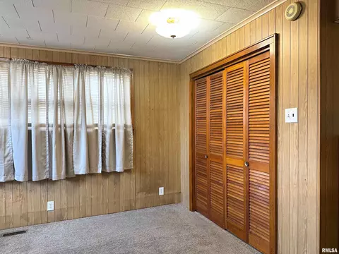 403 S State St, Christopher, IL 62822 photo 15