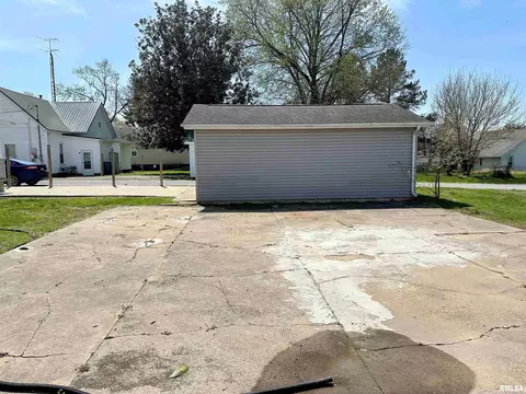 403 S State St, Christopher, IL 62822 photo 45