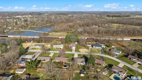 312 Circle Dr, Salem, IL 62881 photo 40