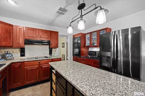 312 Circle Dr, Salem, IL 62881 photo 9