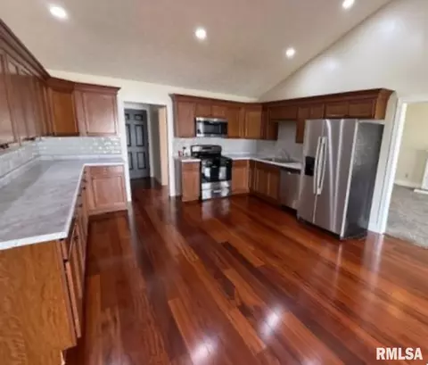 1108 Folgers St, Marion, IL 62959 photo 12