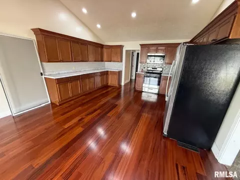 1108 Folgers St, Marion, IL 62959 photo 13