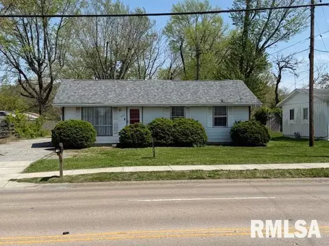 403 S Wall St, Carbondale, IL 62901