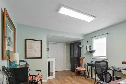 302 W Sylvester St, Christopher, IL 62822 photo 9